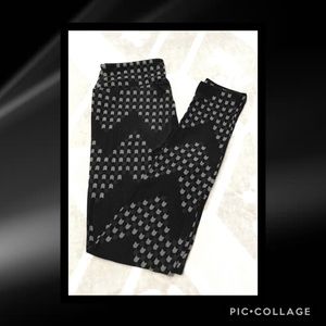 ❤️ 5/$20 Lularoe leggings - OS (one size)